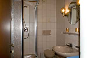Dusche mit WC